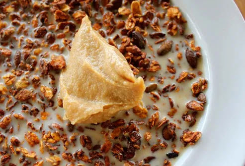 Doce ou Salgado? Hoje o cardápio é larva de abelha