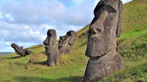 O Mistério das Estátuas Moai da Ilha de Páscoa: O Que Realmente Sabemos?
